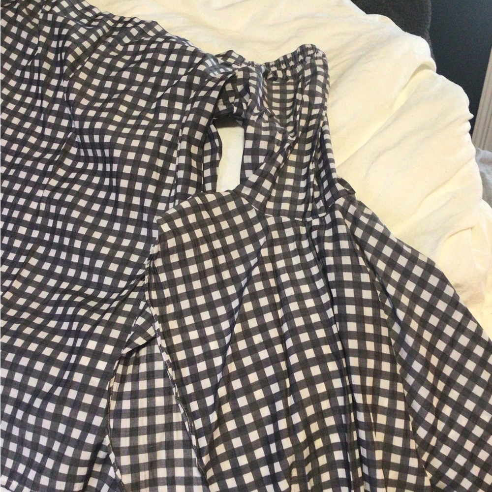 Express Black and White Checkered Blouse - Picture 4 of 5
